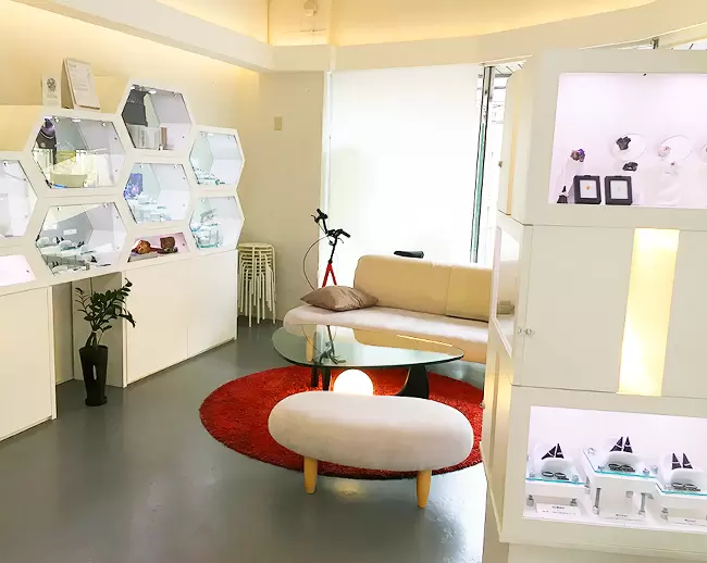 工房併設の朝霞店舗。ここでも定期的に展示会を実施しています。