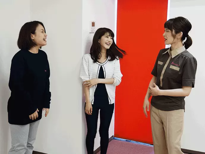 スタッフは女性が多数活躍中♪あなたのことをしっかりサポートしますので安心してください★