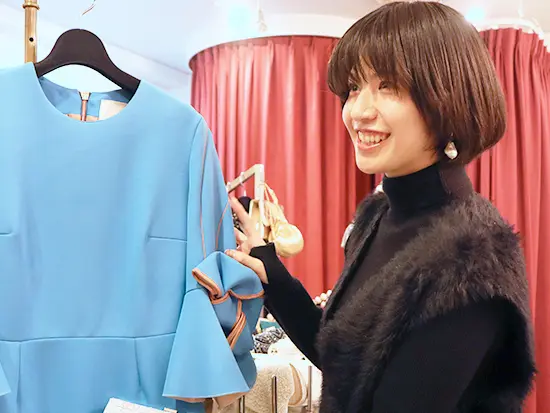 プロの女優付スタイリストさんなども訪れ、貸し出ししたドレスがTVに出ることも！