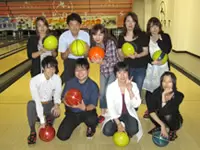 業務外での交流も盛ん！ボーリング大会や懇親会を定期的に開いています。