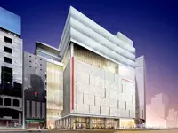 メインストリート対岸からの銀座三越。みんなで力を合わせてリニューアルを成功させていきましょう！