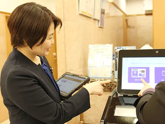 採用や経理なども支配人の仕事のうち。幅広いスキルを身につけることができます！
