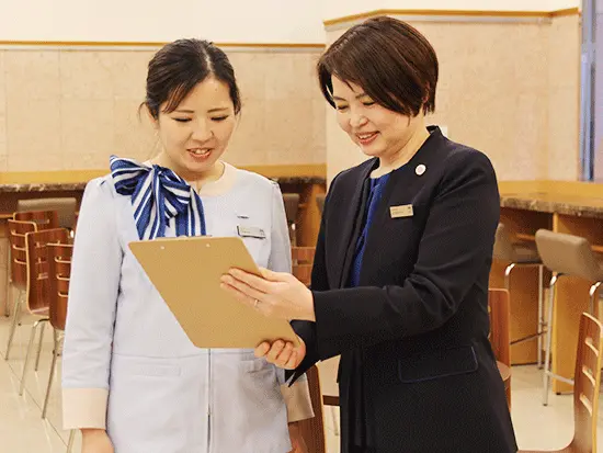 日頃から子育てや趣味の話ができるくらい、スタッフ間の仲は良好でフラットな風土です。