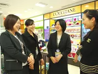 シャネル、ロクシタン、RMK、BOBBI BROWN・・・。大好きなコスメの話で盛り上がっちゃいます！
