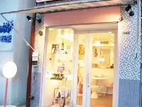 ★店舗★西麻布の路面店は有名人や芸能人も訪れるお忍びサロン。