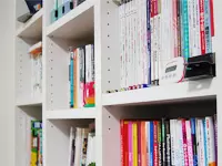 社内には、仕事の参考書籍がズラリ。もちろんすべて会社負担です。社員に対する投資は惜しみません