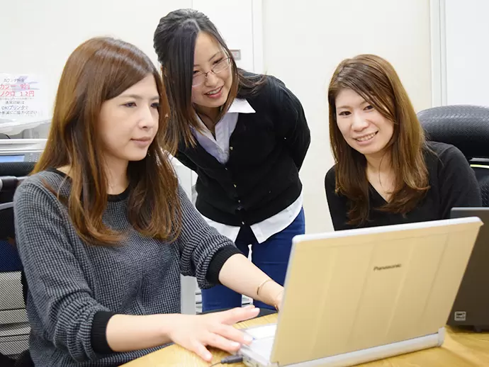 入社時には医療に関する知識がなくても、先輩社員がフォローしてくれるので安心。