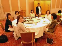 オフも充実しています。帝国ホテルで食事会を開いたりすることも！