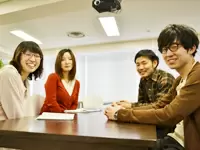 スタッフの笑顔が溢れる職場です！平均年齢28歳の若さと活気に溢れています♪