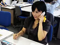 ▲お客さまの家族構成や現在の状況を、親身になってお伺いします。