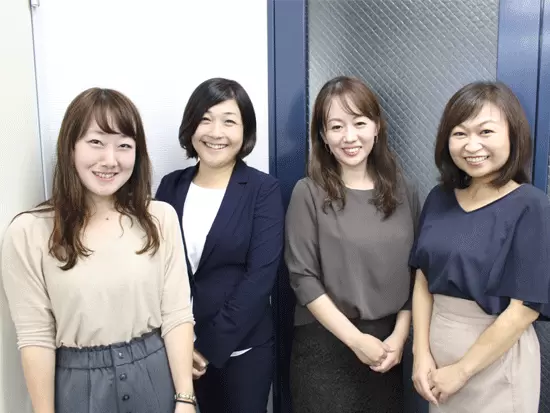 社長以外の全員が女性。個人ノルマもなく、お互いが助け合って仕事を進めています