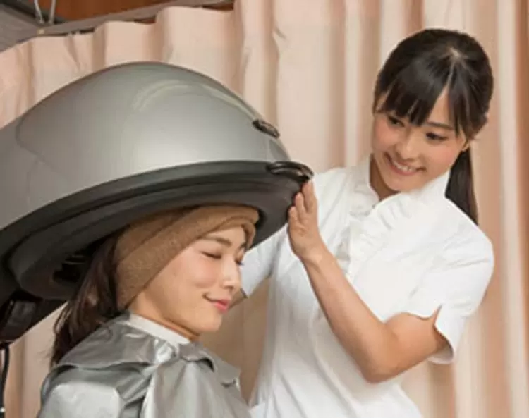 シャンプーや専用器具での施術を通して発毛に導きます。