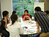 社内のビジネススクールである「麓村塾」。社員の交流の場でもあります