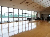 趣味やスポーツを楽しめる広いエクササイズルームを用意しています。