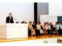 女性活用推進のための「フォーラム」。社長の中村自らも参加。