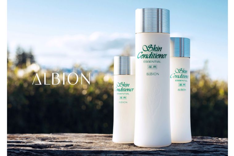 【販売サービス職】ビューティアドバイザー採用で年間40名の内定承諾！