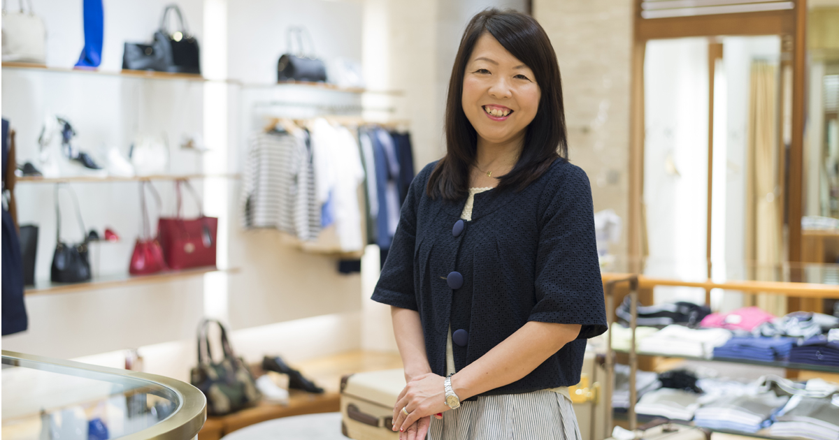アパレル販売歴26年の女性が選んだ「世間にとらわれない」人生――後悔のない生き方の裏にある“プロとしての自信”