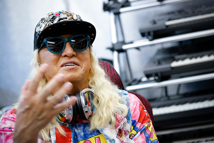 DJ KOOさん