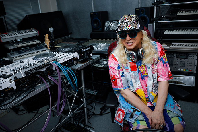 DJ KOOさん