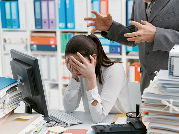 約8割の女性が「職場でハラスメントを感じたことがある」と回答。感じた相手や解決策は？【677名調査】