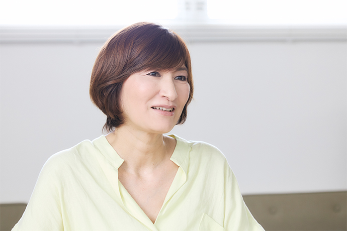 事務所立ち上げのきっかけについて話す高木さん