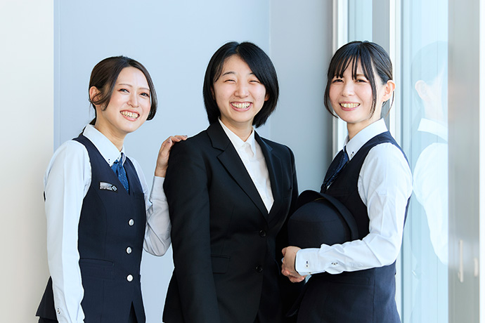 「横浜市交通局」で働く女性たち
