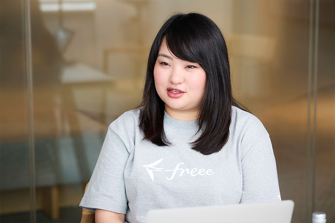 宮里莉彩