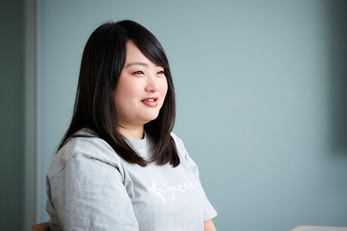 宮里莉彩