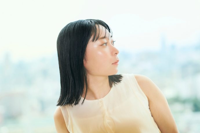 インタビューに答えるアンゴラ村長