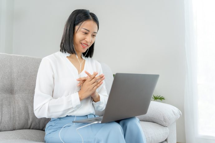 【2025年最新】Web面接（オンライン面接）の髪型、3つの注意点