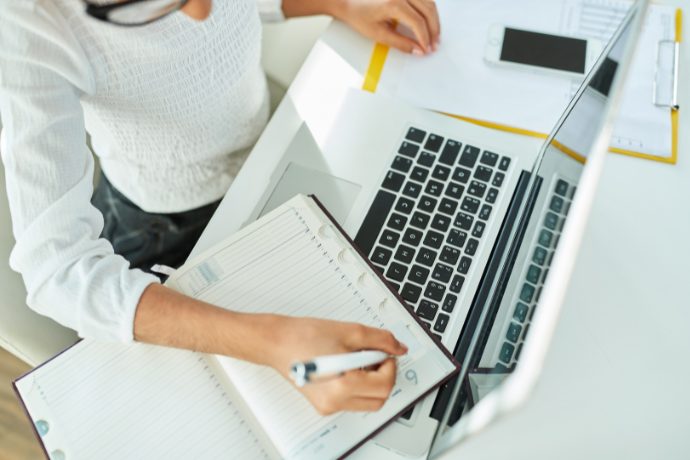 事務経験を「副業の仕事」に変えるために