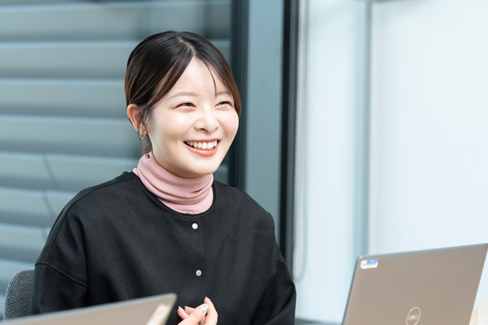 インタビューに答える北紗良さん