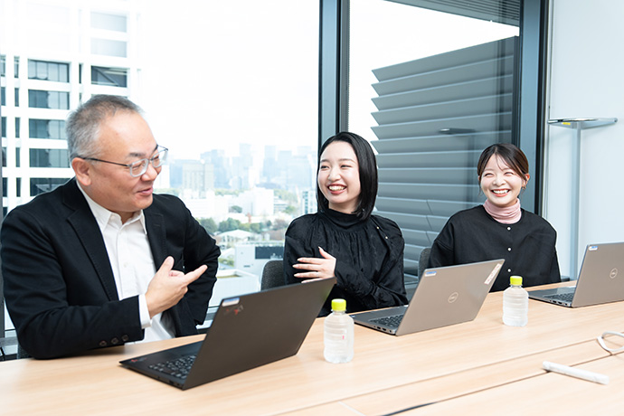 インタビューに答える横河デジタルの社員の皆さん