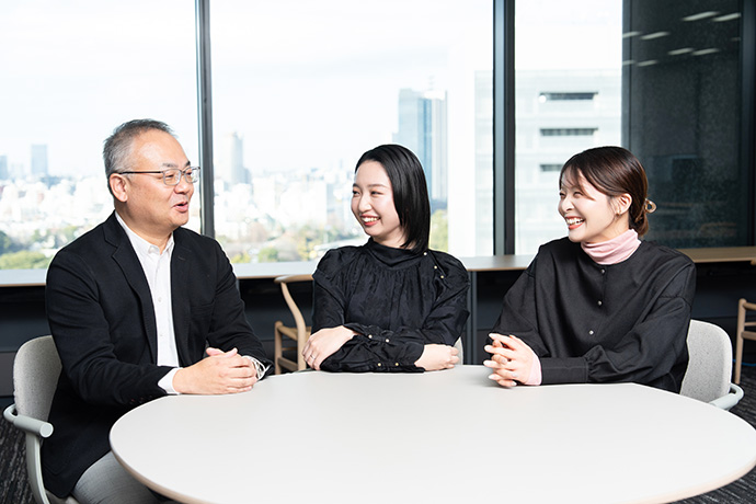 談笑する横河デジタルの社員の皆さん