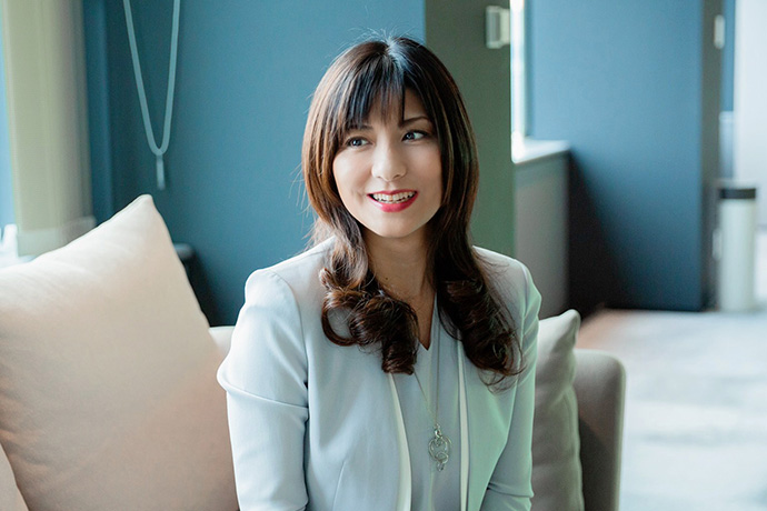 インタビューに答える株式会社ワーク・ライフバランス代表取締役社長 小室淑恵さん