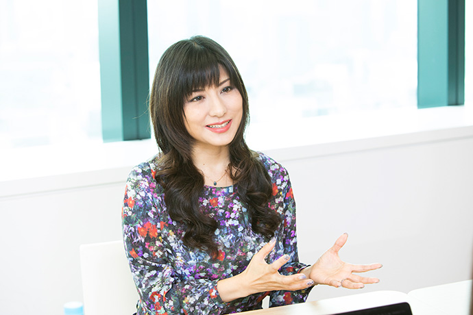 インタビューに答える株式会社ワーク・ライフバランス代表取締役社長 小室淑恵さん