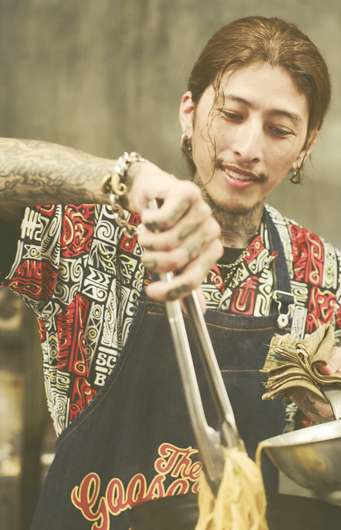 KADOKAWAから発売された森下直哉写真集『DOPE』の中のワンショット