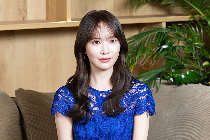 インタビューに答える加藤史帆さん