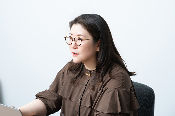 インタビューに答える塲田聖さん