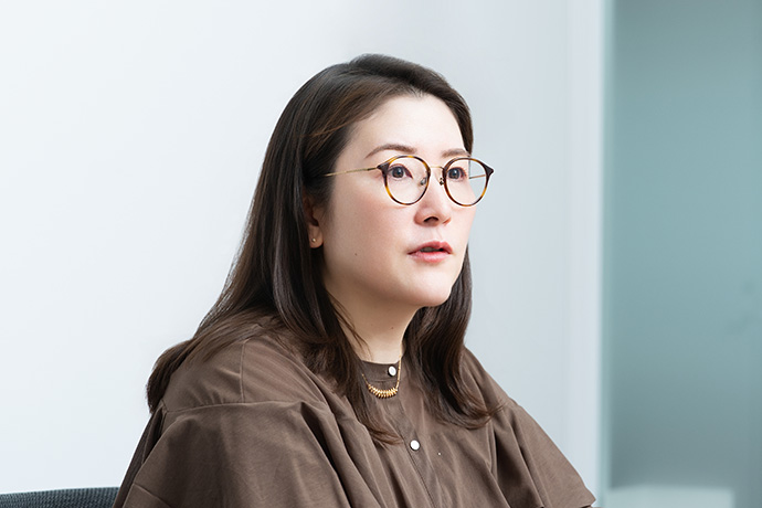 インタビューに答える塲田聖さん