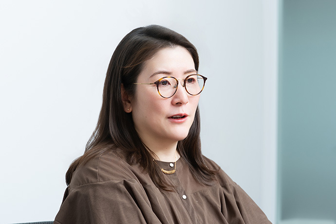 インタビューに答える塲田聖さん