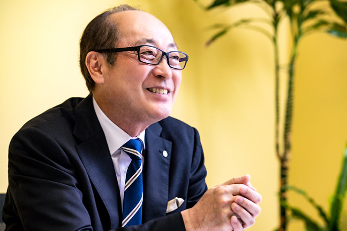 インタビューに答える株式会社サイゼリヤ代表取締役社長の松谷秀治さん