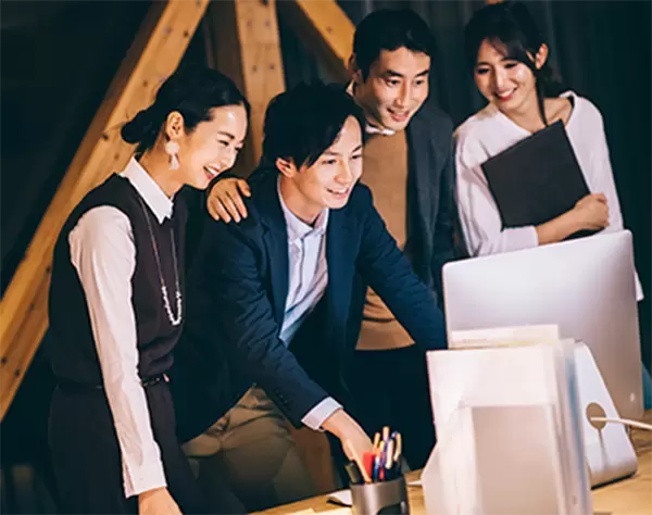 Webデザイナーアシスタント*恵比寿駅徒歩3分*服装・髪型・髪色・ネイル自由